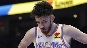 Chet Holmgren's struggles should have Thunder panicking after Spurs opener