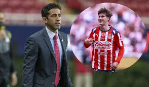 “Valor, coraje, fuerza”, las cualidades de Armando González que lo harán ídolo en Chivas: ‘Chore’ Mejía