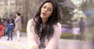 Hasil gambar untuk bugil telanjang NAJWA SHIHAB indonesia presenter tv