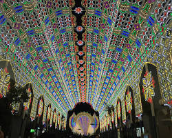 神戸ルミナリエの光のトンネルの画像