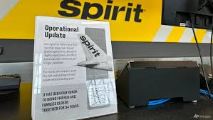 Airlines scramble to help stranded Spirit passengers after budget carrier collapses