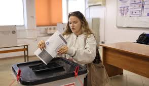 Kurti’s Vetevendosje Set to Win Kosovo Election on Low Turnout