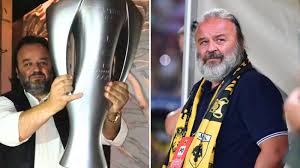 Marios Iliopoulos photo holding Olympiacos trophy resurfaces