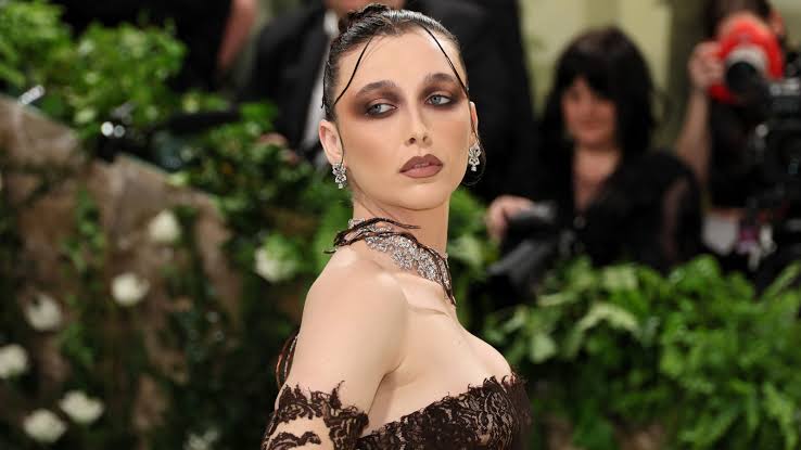 Emma Chamberlain says her goth, 'swampy' Met Gala look took 640 hours to  create: See pics