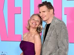 Pamela Anderson e Liam Neeson estão namorando, diz revista - Folha PE