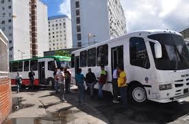 Retraso en Busetas Caracas-La Guaira: Problemas con el Suministro de Gasoil