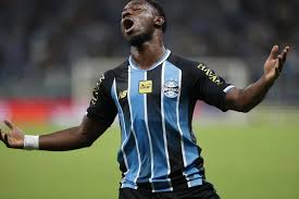 Vetado pelo Grêmio para jogar por Gana, Amuzu começa jogo contra o Bahia no banco