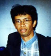 Didier RANDRIAMANANTENA, qui signe ses BD sous le pseudonyme de Didier Mada BD, est né à Antananarivo en 1966. Après des études en Physique-Chimie, ... - 4046