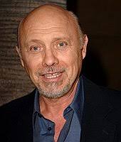 Hector Elizondo. Hector Elizondo ist Dr. Neven Bell ...spielt ab der 7.