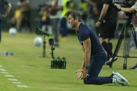 Seca em clássicos pressiona Zubeldía no Fluminense, que tenta manter 100% contra o Botafogo