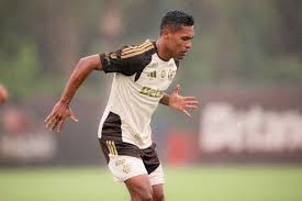 Alex Sandro vira desfalque em clássico, mas Flamengo conta com o retorno de Evertton Araújo contra o Vasco
