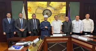 وزير الأوقاف يبحث التعاون مع رئيس المحكمة العليا بالفلبين