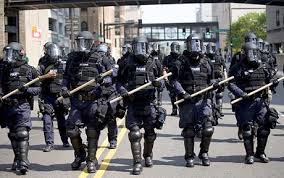 Resultado de imagem para anti-riot police tokyo