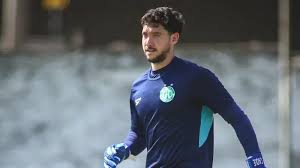 Ceará acerta com goleiro Caíque França, do Guarani