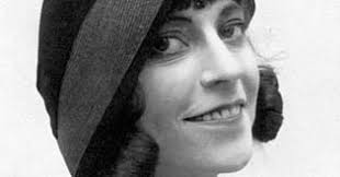 Asta Nielsen wuchs in Schweden und Dänemark auf. Bereits als Kind kam sie mit dem Theater in Berührung. Ab 1902 war sie in Kopenhagen fest angestellt. - Asta-Nielsen-Quelle_DIF1