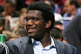 Have you seen Greg Oden, the guy they try to pass off as a 20-year-old rookie? If Oden moved to Hollywood he could get Morgan ... - nba_g_oden_300