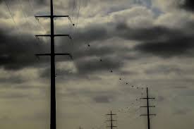 Lanes reopen after lightning strikes equipment line along I-10