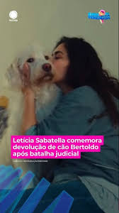 Letícia Sabatella comemora devolução de cão Bertoldo após batalha judicial #AHoraDaVenenosa #shorts