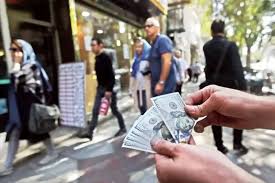 شوک مذاکرات به بازار؛ طلا هشت میلیون، دلار 98 هزار تومان‌