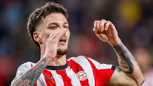 Decizia luată în privința lui Dennis Man înainte de PSV - Bayern Munchen