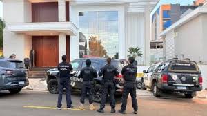 Polícia deflagra operação contra rede acusada de fabricar e distribuir anabolizantes adulterados pelo país