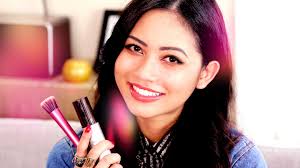 Résultat de recherche d'images pour "amy pham blonde"