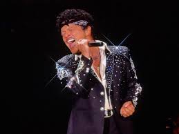 Review: Bruno Mars shows Minneapolis why he’s America’s best male entertainer