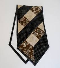 Résultat de recherche d'images pour "oval quilted table toppers"