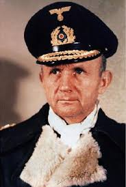 このヒトラー政権において、これだけの地位の軍人がその間、一度も解任されなかったというのは稀なことであり、デーニッツ以外にはちょっと思い当たりません。 - admirl_karl_donitz