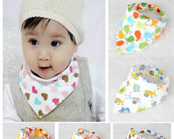 Hình ảnh về Khăn tam giác cho bé