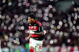 Jardim usa com Plata o mesmo critério de Gabigol e Dudu. Sem comprometimento, irritação com a reserva, o caminho é a saída. Flamengo vende o equatoriano