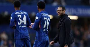 Rosenior satisfeito por voltar a concentrar-se no futebol depois dos sete golos do Chelsea após período difícil