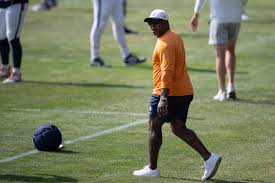 No Sean Payton, no problem at Broncos practice with Vance Joseph in charge
