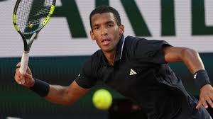 Auger-Aliassime closes out tiebreak to win marathon at French Open