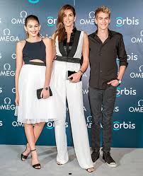 Résultat de recherche d'images pour "cindy crawford daughter"