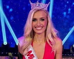 Image of Madison Marsh, Miss America 2024, with young girl