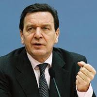 Ex-Bundeskanzler Gerhard Schröder mahnt, den Kampf gegen Neonazis ernst zu ...