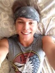 Bildergebnis für ashton irwin smile