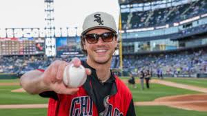 'Your move, home team': Actor Cameli spurns Cubs, throws first pitch for Sox