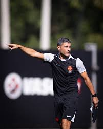 À espera de Deossa, Vasco abre janela sem reforços e aguarda avaliação de Pedro Emanuel sobre elenco
