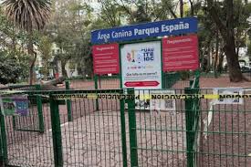 Fiscalía investiga probable envenenamiento de perros en un parque de la Ciudad de México