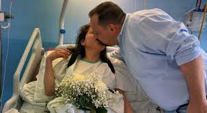 Sara Gastaldello muore in 15 giorni a 39 anni, quattro mesi dopo la nascita della sua piccola. Si era sposata pochi giorni prima in ospedale