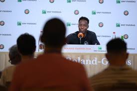 Monfils celebra legado antes do adeus em Roland Garros
