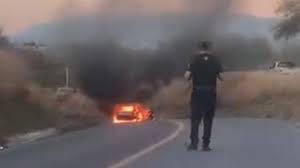 Ataque armado y bloqueos incendian carreteras en Villanueva, Zacatecas