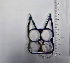 Am Flughafen Köln/Bonn: Katzen-Anhänger entlarvt: Bundespolizei findet Schlagring im Handgepäck