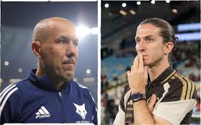 Estilo de Leonardo Jardim no Cruzeiro é 'oposto' ao de Filipe Luís no Flamengo