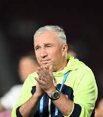 „Sunt mai apreciat în străinătate”