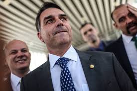 Flávio Bolsonaro e deputados do PT cobram CPI do Master, e Alcolumbre ignora