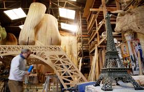 Resultado de imagen de taller de artista fallero