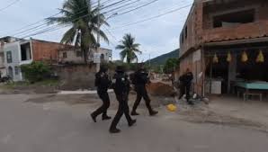 Polícia investiga grupo que planejava ataques a prédios públicos no RJ